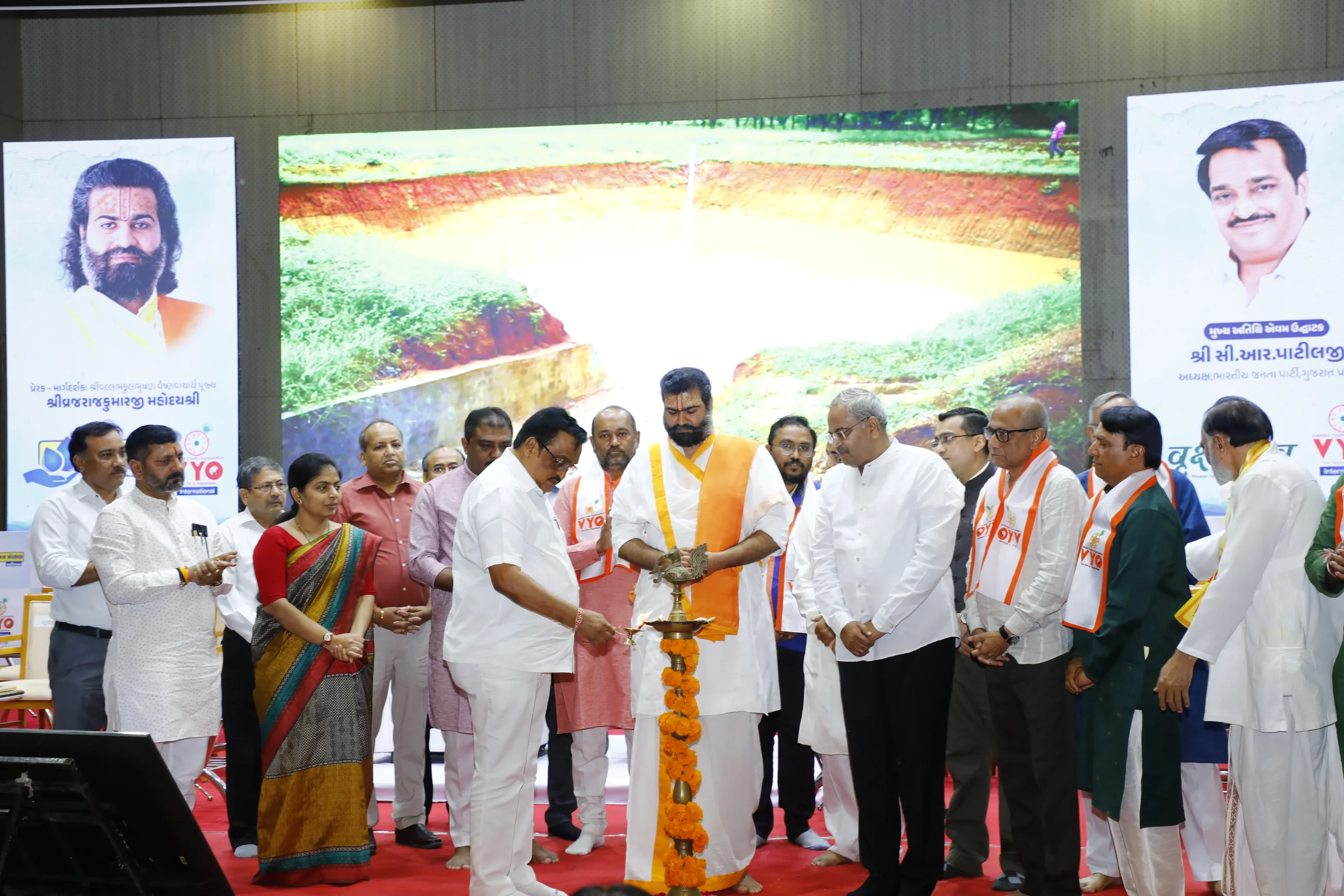 VYO gathering and ceremonial lamp lighting